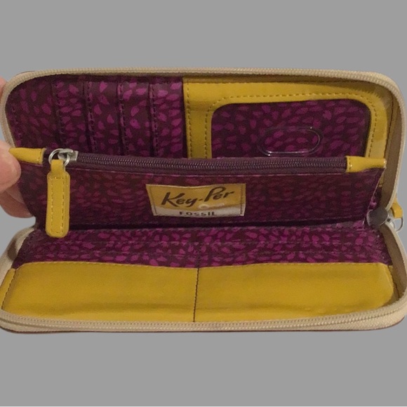 FOSSIL Key-Per Large Shoulder Bag with Matching Wallet in Coated Canvas - Picture 13 of 14